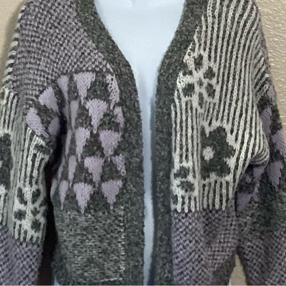 Sincerely Jules Oversize Gray, White & Lavender Open Front Cardigan - Picture 4 of 5